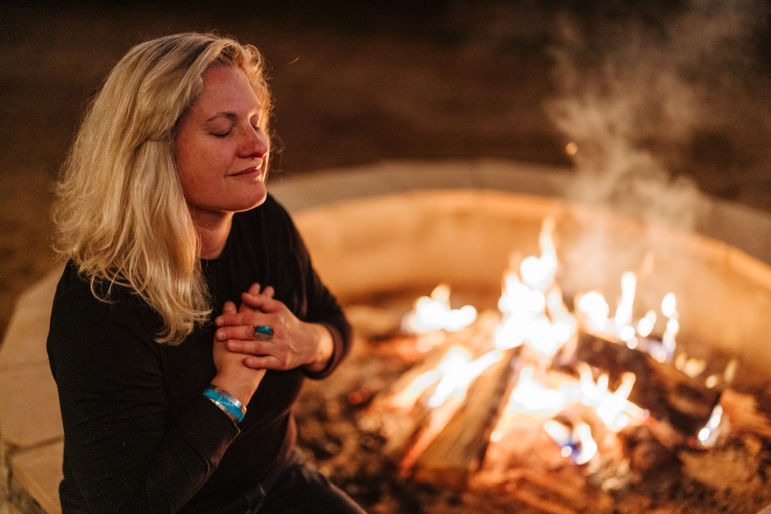 Loren Ashton by the fire